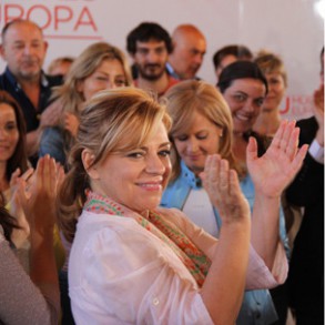 Elena Valenciano: "Mientras el PP siembra la desigualdad, nosotros defenderemos Elena Valenciano: "Mientras el PP siembra la desigualdad, nosotros defenderemos con uñas y dientes la igualdad"