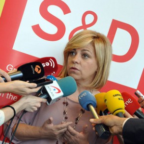 Elena Valenciano: "Los socialistas trabajaremos por un cambio de rumbo que permi Elena Valenciano: "Los socialistas trabajaremos por un cambio de rumbo que permita a los ciudadanos europeos vivir mejor, sobre todo a quienes peor lo están pasando"
