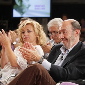 Rubalcaba asegura que "el PSOE tiene que ser cada vez más feminista" y reivindi Rubalcaba asegura que "el PSOE tiene que ser cada vez más feminista" y reivindica los logros de los gobiernos socialistas en esta materia
