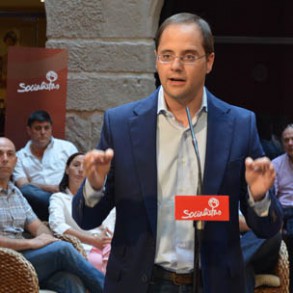 César Luena: "El PP ha estado financiándose irregularmente durante mucho tiemp César Luena: "El PP ha estado financiándose irregularmente durante mucho tiempo" mediante un "circuito ilegal de dinero negro" extendido por toda España