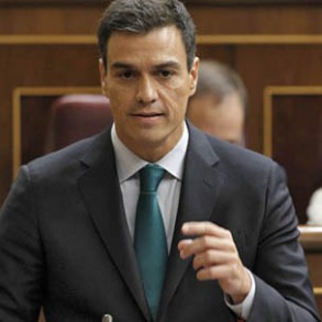Pedro Sánchez a Rajoy: Vive aislado en un oasis, pero la mayoría de español Pedro Sánchez a Rajoy: Vive aislado en un oasis, pero la mayoría de españoles tienen sed de trabajo y de un trabajo digno