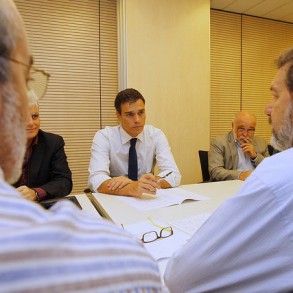 Pedro Sánchez y José Miguel Pérez, trasladan a la comunidad educativa el apoy Pedro Sánchez y José Miguel Pérez, trasladan a la comunidad educativa el apoyo del PSOE a un acuerdo en educación