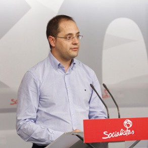 CÉSAR LUENA: Rajoy debería dar la cara y ser capaz defender sus Presupue CÉSAR LUENA: Rajoy debería dar la cara y ser capaz defender sus Presupuestos, que añaden injusticia, sufrimiento y desigualdad