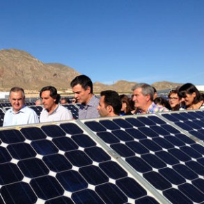 Pedro Sánchez anuncia que el PSOE restituirá las ayudas a las energías renova Pedro Sánchez anuncia que el PSOE restituirá las ayudas a las energías renovables