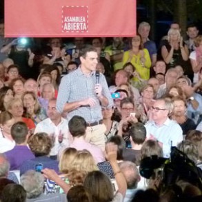 Pedro Sánchez contesta a Rajoy que, si quiere regenerar la democracia, "empiece Pedro Sánchez contesta a Rajoy que, si quiere regenerar la democracia, "empiece por limpiar su casa"