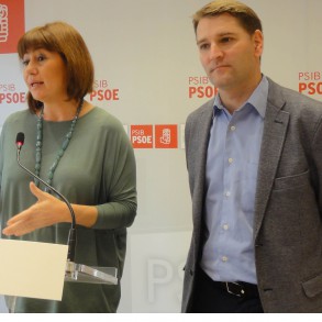 Manuel de la Rocha: "No es creíble que Bauzá pida más inversiones estatales a Manuel de la Rocha: "No es creíble que Bauzá pida más inversiones estatales al mismo tiempo que aprueba una rebaja fiscal injusta y muy irresponsable"
