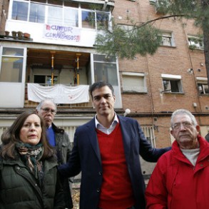 Pedro Sánchez, a Rajoy: "La mejor manera de defender España y su unidad es def Pedro Sánchez, a Rajoy: "La mejor manera de defender España y su unidad es defender el Estado del Bienestar"