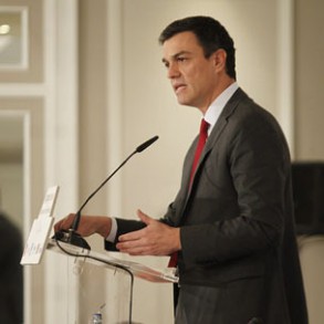 PEDRO SÁNCHEZ anuncia que el PSOE pedirá una tasa sobre los beneficios que las PEDRO SÁNCHEZ anuncia que el PSOE pedirá una tasa sobre los beneficios que las multinacionales obtienen en España y desvían a otros países