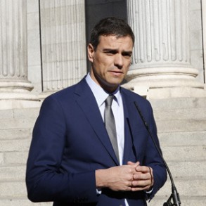 Pedro Sánchez: "Comme vous tous, moi, je suis aussi Charlie Hebdo" Pedro Sánchez: "Comme vous tous, moi, je suis aussi Charlie Hebdo"