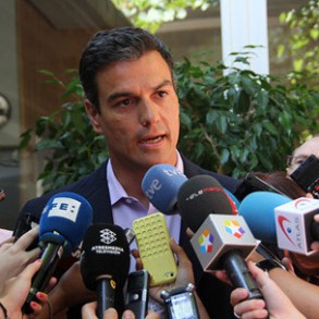 Pedro Sánchez: "Tenemos que estar unidos ante el desafío del terrorismo yihadi Pedro Sánchez: "Tenemos que estar unidos ante el desafío del terrorismo yihadista"