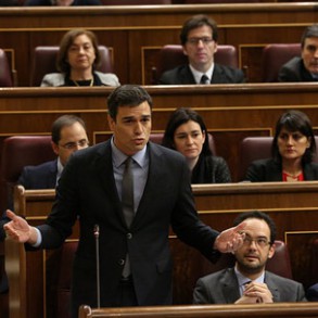 Pedro Sánchez: "No habrá recuperación económica hasta que no se recuperen de Pedro Sánchez: "No habrá recuperación económica hasta que no se recuperen derechos laborales y las oportunidades de una clase media trabajadora que ustedes están hundiendo con sus políticas"
