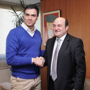 Pedro Sánchez y Andoni Ortuzar analizan la situación política, económica y s Pedro Sánchez y Andoni Ortuzar analizan la situación política, económica y social en España y en Euskadi