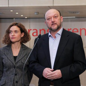 El PSOE denuncia el "espectáculo" que es "tener un presidente en connivencia y El PSOE denuncia el "espectáculo" que es "tener un presidente en connivencia y que da aliento a un delincuente" como Bárcenas