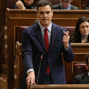 Pedro Sánchez denuncia que Rajoy legisla contra las mujeres españolas Pedro Sánchez denuncia que Rajoy legisla contra las mujeres españolas
