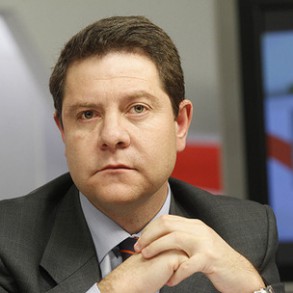 El PSOE advierte a Podemos e IU: No se puede mirar para otro lado ni ser ambig El PSOE advierte a Podemos e IU: No se puede mirar para otro lado ni ser ambiguos, hay que estar claramente en la defensa de la democracia y la libertad