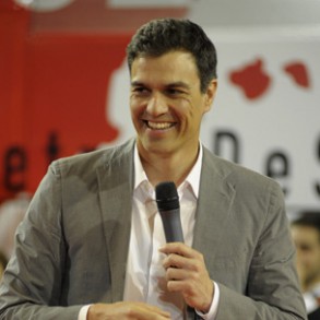 Pedro Sánchez asegura que la prioridad del PSOE es que los ayuntamientos se vue Pedro Sánchez asegura que la prioridad del PSOE es que los ayuntamientos se vuelquen para lograr una recuperación económica justa y señala que el cambio que España necesita lo protagonizarán los jóvenes
