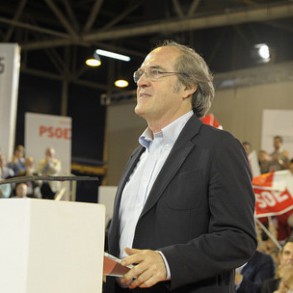 Ángel Gabilondo: "Ser libre no es solo hacer lo que uno quiere, sino lo que uno Ángel Gabilondo: "Ser libre no es solo hacer lo que uno quiere, sino lo que uno debe"