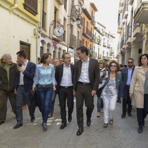 Pedro Sánchez: Es intolerable que 20 millones de trabajadores estemos llamado Pedro Sánchez: Es intolerable que 20 millones de trabajadores estemos llamados a pagar el IRPF y Rajoy proteja a los acogidos a la amnistía fiscal, que incluye a personas del PP