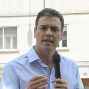 Pedro Sánchez expresa el compromiso del PSOE de blindar por ley la financiaci Pedro Sánchez expresa el compromiso del PSOE de blindar por ley la financiación de la Sanidad pública, universal y gratuita allá donde gobierne