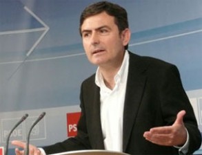 Saura: El PP está al otro lado de la línea, con los defraudadores fiscales y Saura: El PP está al otro lado de la línea, con los defraudadores fiscales y laborales