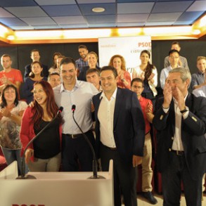 Sánchez denuncia la "hipocresía del PP que se ha llenado la boca de defend Sánchez denuncia la "hipocresía del PP que se ha llenado la boca de defender que gobierne la lista más votada y en Andalucía quiere que se repitan las elecciones"