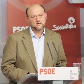 El PSOE pide el cese de Rajoy El PSOE pide el cese de Rajoy