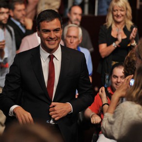 Pedro Sánchez: "Vamos a liderar un cambio que una. Seguro, valiente, coherente Pedro Sánchez: "Vamos a liderar un cambio que una. Seguro, valiente, coherente con nuestros valores y en el que se reconozcan la mayoría de los españoles"