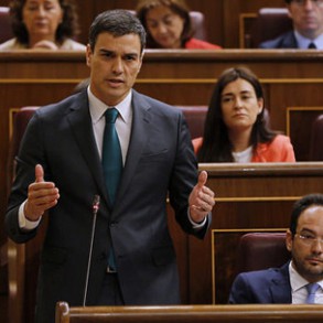 Pedro Sánchez defiende que Grecia siga en el euro y aboga una solución pront Pedro Sánchez defiende que Grecia siga en el euro y aboga una solución pronta, rápida y justa y por la responsabilidad por parte de los dirigentes griegos