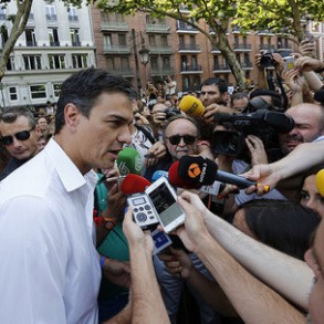 Pedro Sánchez agradece la lucha del colectivo LGTB porque han conseguido hace Pedro Sánchez agradece la lucha del colectivo LGTB porque han conseguido hacer de España un país mucho más libre y justo