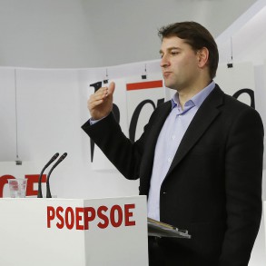 MANUEL DE LA ROCHA VÁZQUEZ denuncia que el techo de gasto obliga a más recor MANUEL DE LA ROCHA VÁZQUEZ denuncia que el techo de gasto obliga a más recortes en sanidad, educación y políticas sociales