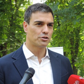 PEDRO SÁNCHEZ: Me gustaría que el gobierno de España fuese tan claro como PEDRO SÁNCHEZ: Me gustaría que el gobierno de España fuese tan claro como el PSOE y dijese que quiere a Grecia en el euro, sin tibieza ni dobles lenguajes