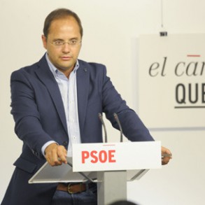 CÉSAR LUENA: El PSOE ha construido en el último año un proyecto mayoritario CÉSAR LUENA: El PSOE ha construido en el último año un proyecto mayoritario y alternativo al de Rajoy, que es corrupción, mentiras y desigualdad
