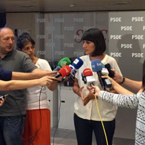 "Solo la dimisión de Fernández Díaz puede zanjar el escándalo de la reunión "Solo la dimisión de Fernández Díaz puede zanjar el escándalo de la reunión de la vergüenza entre el ministro y Rato"