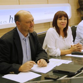 Antonio Pradas: "Lo peor que le puede pasar a los pensionistas, a los dependient Antonio Pradas: "Lo peor que le puede pasar a los pensionistas, a los dependientes o a las personas con discapacidad es que Rajoy siguiera en el Gobierno"