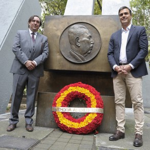 Pedro Sánchez se compromete a poner en marcha un plan de retorno de jóvenes Pedro Sánchez se compromete a poner en marcha un plan de retorno de jóvenes para que participen en el cambio político, social y económico a partir de las elecciones generales