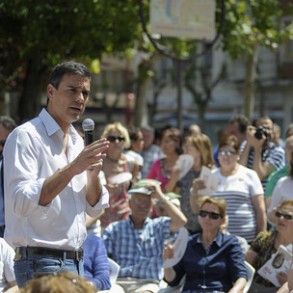 Pedro Sánchez: Mas tiene que dar explicaciones en el Parlament y alguien de su Pedro Sánchez: Mas tiene que dar explicaciones en el Parlament y alguien de su partido tiene que asumir responsabilidades políticas por este escándalo
