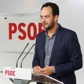 El PSOE exige a Rajoy responsabilidad y solidaridad y que no juegue al mer El PSOE exige a Rajoy responsabilidad y solidaridad y que no juegue al mercadeo con la cifra de refugiados