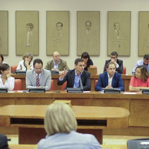 Pedro Sánchez: Rajoy es un fraude, mintió para llegar al poder, ha mentido d Pedro Sánchez: Rajoy es un fraude, mintió para llegar al poder, ha mentido desde el poder y mentirá para perpetuarse en el poder