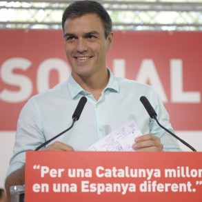 Pedro Sánchez: "Cataluña es mejor que Mas y España es mejor que Rajoy. Sus re Pedro Sánchez: "Cataluña es mejor que Mas y España es mejor que Rajoy. Sus recortes son de derechas y por eso necesitamos gobiernos de centro izquierda en Cataluña y en España"