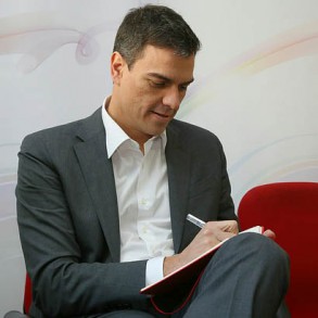 PEDRO SÁNCHEZ: Tenemos la oportunidad de cambiar dos gobiernos, el catalán y e Pedro Sánchez
