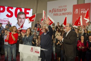 Meritxell Batet: “El PSOE está en pie, dispuesto a gobernar para seguir trans Meritxell Batet, Sara Hernández, Felipe González y Ángel Gabilondo