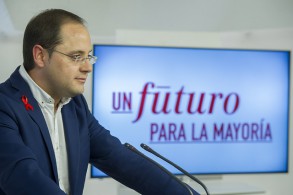 CÉSAR LUENA: “El PSOE es el único partido que tiene un proyecto para la mayo César Luena durante la presentación de la campaña electoral