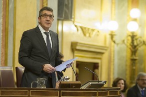 Patxi López aboga por el "diálogo" y el "entendimiento" para la nueva legislat Patxi López, en la sesión constitutiva del Congreso