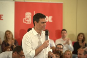 Pedro Sánchez: "Ayer Soria enseñó el camino a Rajoy y el único que está blo Pedro Sánchez en Málaga 160416