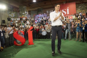 Pedro Sánchez: "El cambio no tiene intermediarios. La garantía de cambio es de Pedro Sánchez precampaña 220516