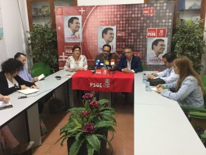 Hernando considera “indignante” que Rajoy se conmueva ante un campo de alcac Antonio Hernando en Don Benito 160616