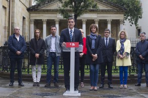 PEDRO SÁNCHEZ subraya el compromiso del PSOE con “la mejora del autogobierno Pedro Sánchez Gernika 200916