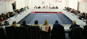 El PSOE aboga por un pacto social, político e institucional para erradicar la v Reunión en Ferraz sobre igualdad 141116