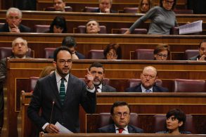 Antonio Hernando tras el anuncio del desarme de ETA: “Ante tanto terror y tant antonio-hernando-en-la-sesion-de-control