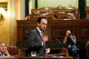 Hernando advierte a Rajoy de que “para ser maquinista en la UE no basta con po antonio-hernando-en-su-intervencion